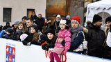 Lehátka na opalování nahradil led: V Kasárnách Karlín otevřeli veřejné kluziště