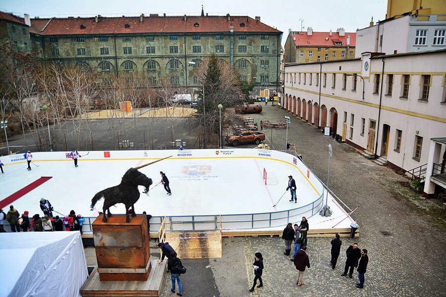 V Kasárnách Karlín si můžete zabruslit.