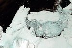 Po nárazu dalšího ledovce se od Antarktidy odlomil ledovec o velikosti Lucemburska