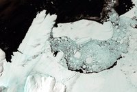 Od Antarktidy se odlomil ledovec velký jako Lucembursko