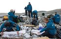 Vědci pečlivě ukládají historické nálezy z tajícího ledovce
