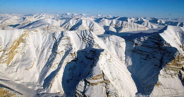 Kanadský šelfový ledovec ztratil za dva dny 40 procent svého objemu. 