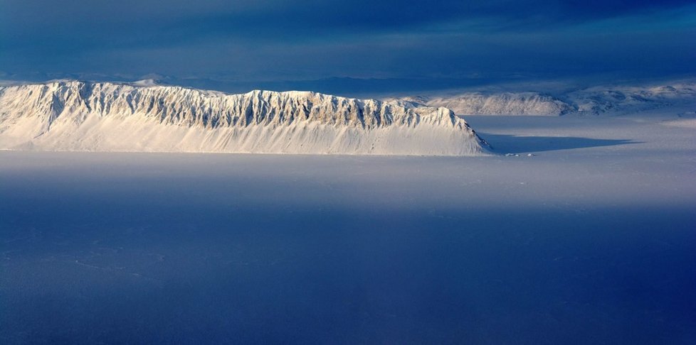 Kanadský šelfový ledovec ztratil za dva dny 40 procent svého objemu