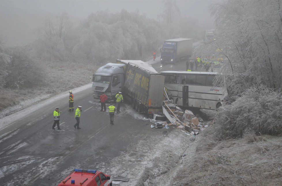 V části Česka hrozí v noci a ve čtvrtek ráno tvorba ledovky.