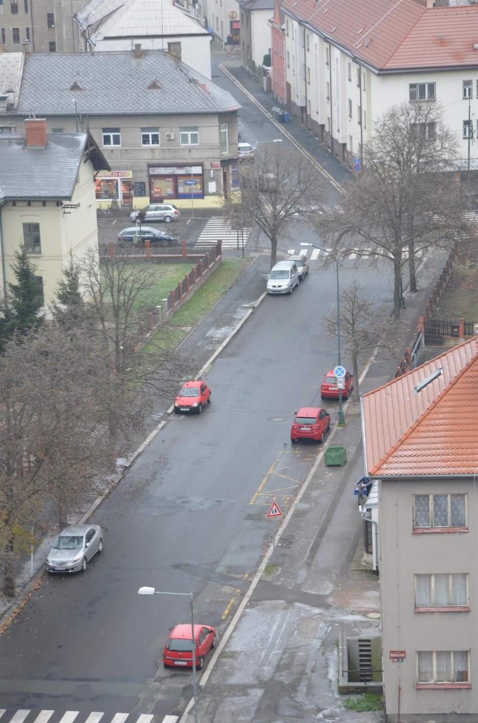 Ledovka v Nymburku odradila i chodce.