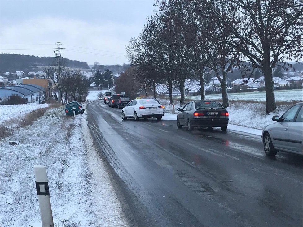 V noci z neděle na pondělí se bude tvořit ledovka, sledujte radar Blesku.