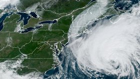U amerického pobřeží udeřila bouře Lee: USA hlásí první oběť, Kanada lijáky a záplavy