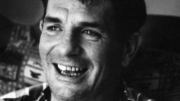 Legenda. Jack Kerouac se díky románu Na cestěstal jednou z nejvýznamějších postav amerického písemnictví