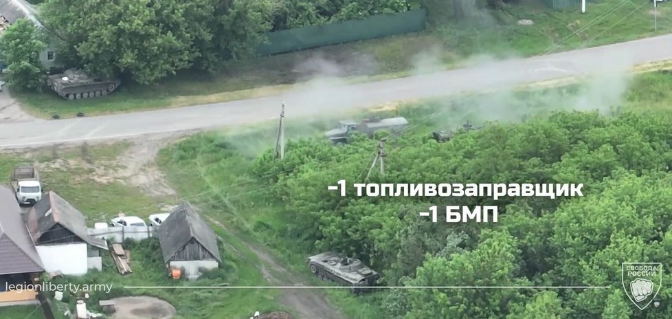 Údajné záběry z útoku Legie Svoboda Rusku na Belgorodskou oblast (22. 5. 2023).
