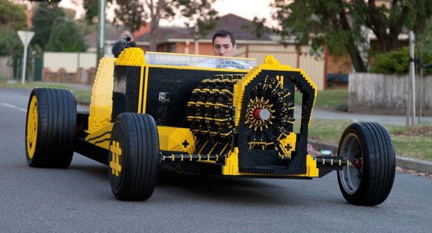 Lego auto jezdí na vzduch!