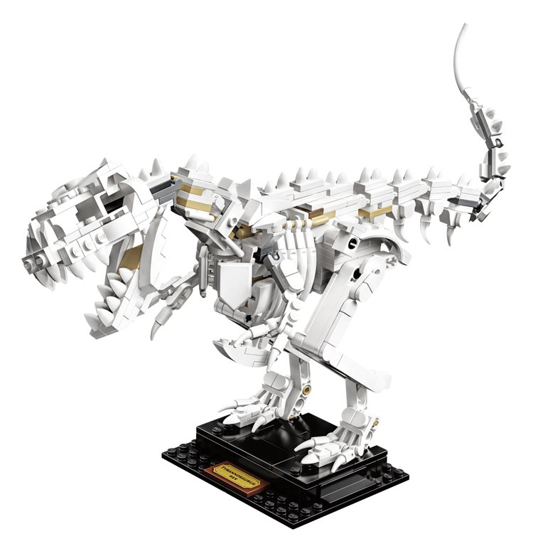 LEGO® Ideas Dinosauří fosilie: Na skoro 40 cm dlouhém modelu tyranosaura jsou skvělé zuby, drápy a det