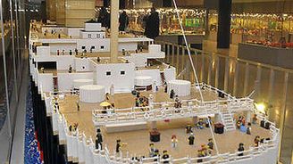 GALERIE: V Praze odstartovala největší výstava Lego kostek v Evropě v čele s obřím Titanicem. Podívejte se