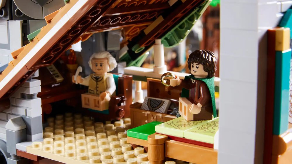 LEGO set Rivendell (Roklinka) je největší stavebnicí s Pánem prstenů a osmým největším LEGO setem ze všech