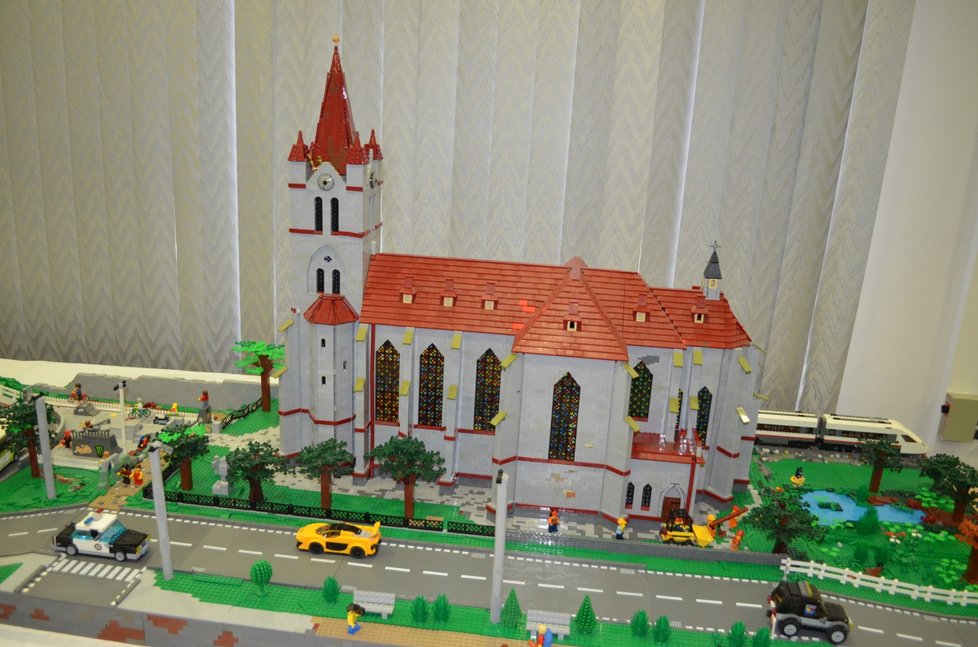 Jedním z Danielových modelů je kostel svaté Anny v Polance nad Odrou.