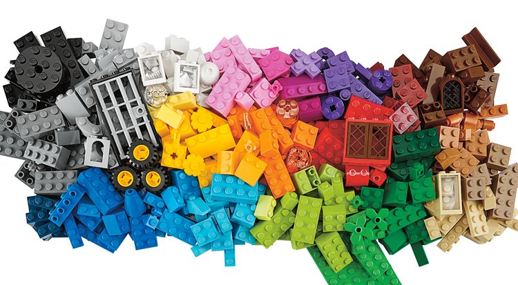 My jsme hráli s dílky z Velkého kreativního boxu LEGO®, ale využít můžete jakékoli LEGO kostičky, které máte doma