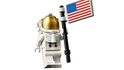 První člověk na Měsíci Neil Armstrong má také svoji miniaturu.