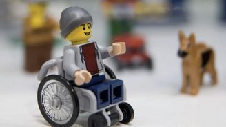 Legorevoluce: Petice zvítězila, Lego vytvoří človíčka na invalidním vozíku