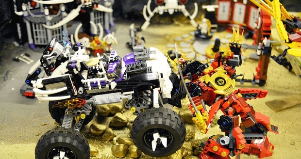 LEGO z Česka zásobuje půlku světa. Třídí miliony kostek denně