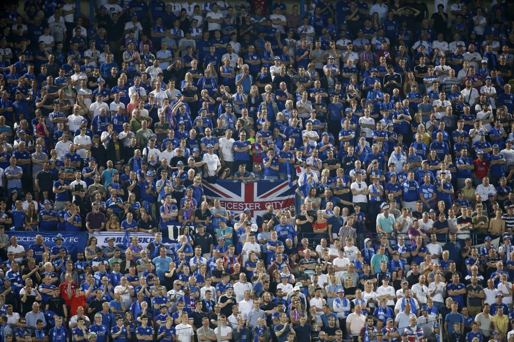 Na stadionu už byli fanoušci Leicesteru ukáznění