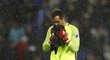 Brankář Manchesteru City Claudio Bravo dostal od Leicesteru čtyři góly