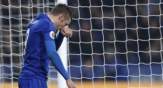 SESTŘIHY: Leicester je bod od sestupu, Chelsea skolila Arsenal