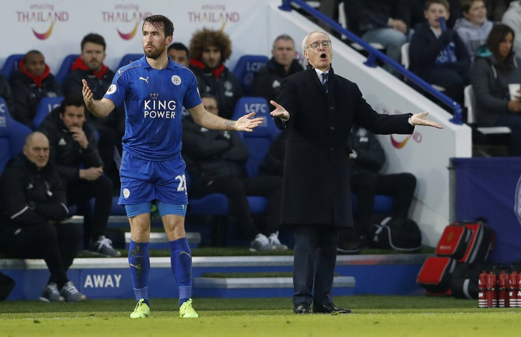 Claudio Ranieri a Christian Fuchs se diví rozhodnutí sudího