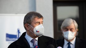 Koronavirus v Česku: Premiér Andrej Babiš (ANO) u Thomayerovy nemocnice u příležitosti podání lék bamlanivimab jedné z pacientek. Lék má pomáhat překonávat těžší průběh onemocnění covid-19