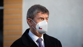 Koronavirus v Česku: Premiér Andrej Babiš (ANO) u Thomayerovy nemocnice u příležitosti podání lék bamlanivimab jedné z pacientek. Lék má pomáhat překonávat těžší průběh onemocnění covid-19