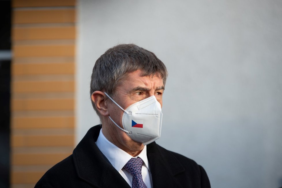 Koronavirus v Česku: Premiér Andrej Babiš (ANO) u Thomayerovy nemocnice u příležitosti podání lék Bamlanivimab jedné z pacientek. Lék má pomáhat překonávat těžší průběh onemocnění covid-19