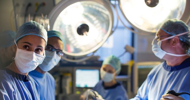 Brněnští lékaři provedli sourozeneckou transplantaci ledviny. Ilustrační foto