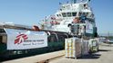 Loď Bourbon Argos je jedna ze dvou pátracích a záchranných lodí Lékařů bez hranic ve Středozemním moři. Působí v oblasti, kde jen v roce 2015 zemřelo tolik lidí, jako by se tam potopily dva Titaniky. (2015)