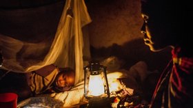 Na začátku roku 2015 zabila malárie několik desítek lidí v Ziralu na východě Demokratické republiky Kongo.