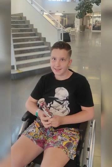 Daniel (12) přežil těžkou autonehodu, lékaři v FN Ostravu mu zachránili život.