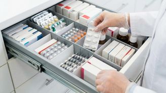 Penta, Creditas, Tykač a Tkáč se spojili. V Polsku koupili jednu z největších sítí lékáren Penta, Creditas, Tykač a Tkáč se spojili. V Polsku koupili jednu z největších sítí lékáren