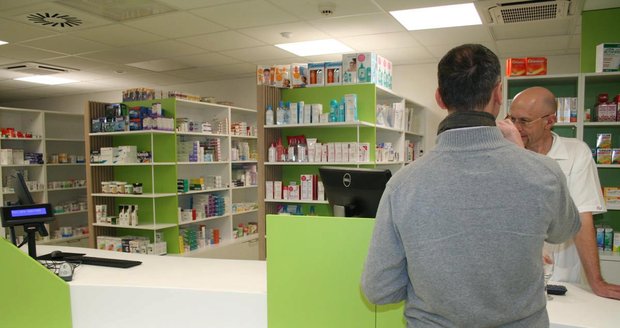 Větší komfort pro zákazníky a jejich rychlejší odbavení umožní pacientům nová lékárna v hlavním lochotínském areálu Fakultní nemocnice v Plzni.