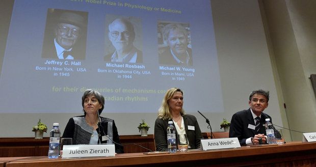 Nobelovu cenu za lékařství získala trojice Američanů. Zkoumali biologické hodiny