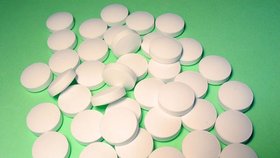 Věda: Aspirin na kocovinu nepomáhá