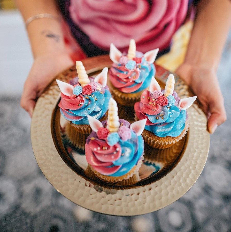 Jednorožčí cupcakes z dobročinné akce &#34;Žehlím si karmu cupcakem&#34;