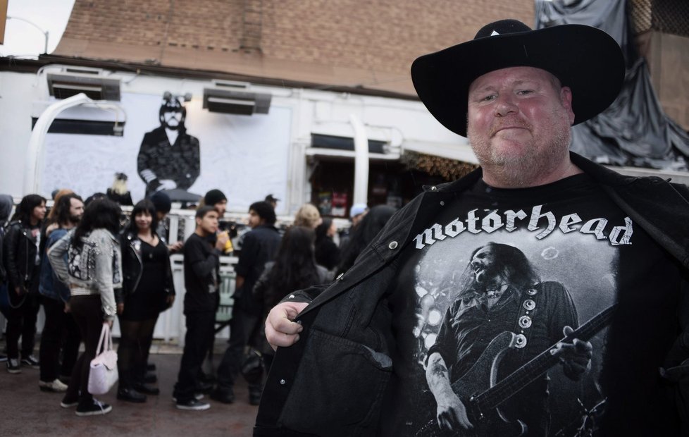 Pohřeb metalového krále Lemmyho v Hollywoodu