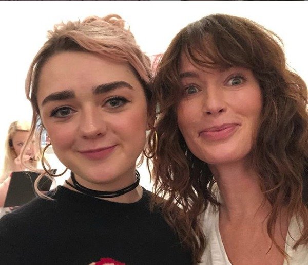 Herečka Lena Headeyová s Maisie Williams