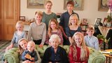 Nedožité 97. narozeniny královny Alžběty II.: Poslední fotka s (pra)vnoučaty! Kdo na ní chybí?