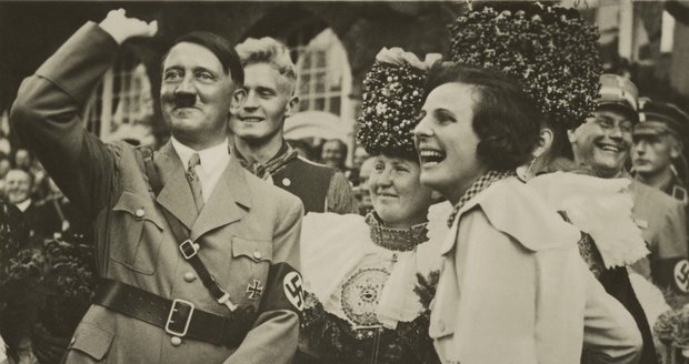Krásná Leni sloužila pod taktovkou zla: Hitlerova dvorní filmařka skončila v zatracení i přes své nadání