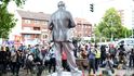 Slavnostního odhalení dvoumetrové sochy, která byla odlita v roce 1957 v někdejším Československu, se zúčastnilo několik stovek lidí.