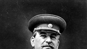 Josif Vissarionovič Stalin – sovětský komunistický diktátor (1929–1953). Zlikvidoval oponenty. Za jeho vlády zemřely miliony lidí při násilné kolektivizaci na hladomor nebo v pracovních táborech – gulazích.