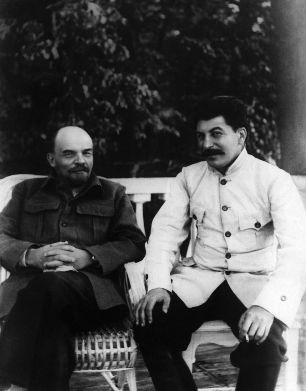 V. Lenin na setkání s J. Stalinem.