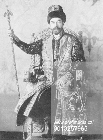 Poslední ruský car Mikuláš II. byl i s rodinou zavražděn bolševickým komandem v roce 1918 v Jekatěrinburgu.