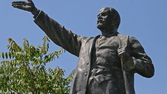 Ukrajina likviduje sochy Lenina, stovky ulic a náměstí dostanou nová jména