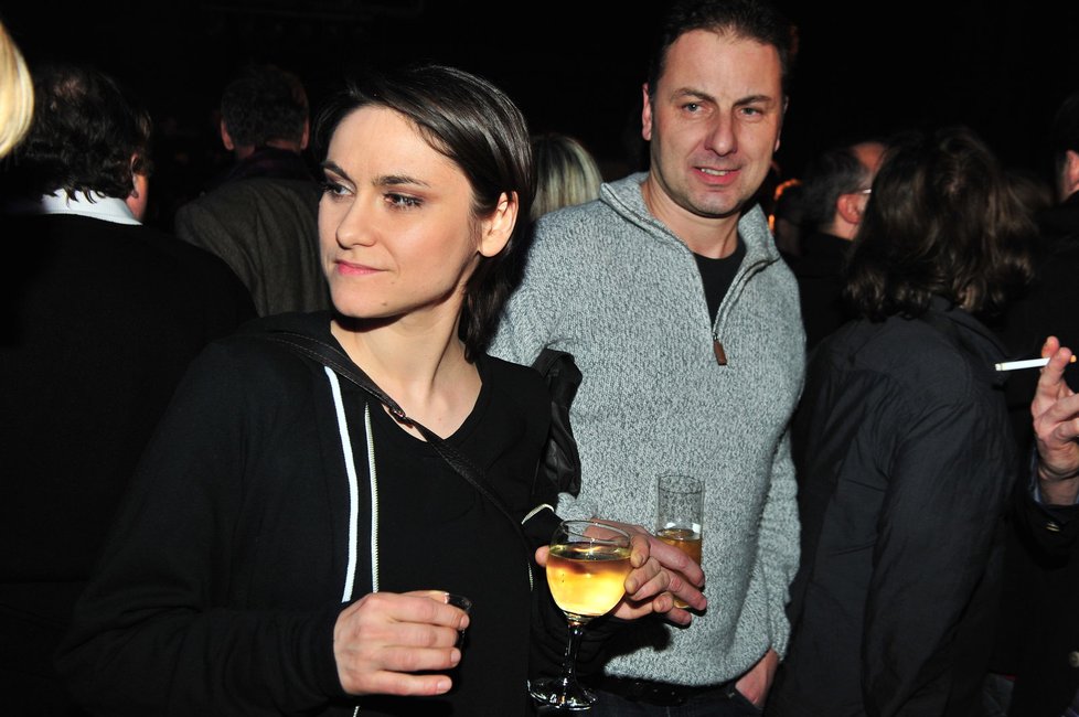 Lenka Dusilová se z šatů na afterparty převlékla