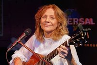 Zpěvačka Lenka Filipová (71): Vážné zranění hlavy! Po děsivém pádu ze schodů