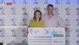 Lenka Thomsonová s manželem Stevem vyhráli více než tři miliardy korun!